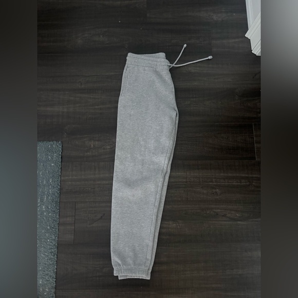 Aritzia jogging pants - Picture 3 of 4